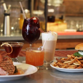 drinks_and_food_on_bar