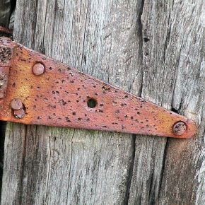 Rusty Hinges